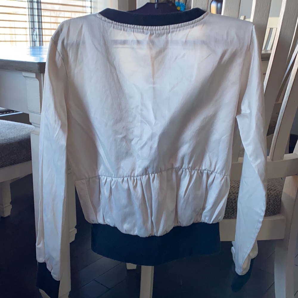 Blazer - Picture 5 of 7